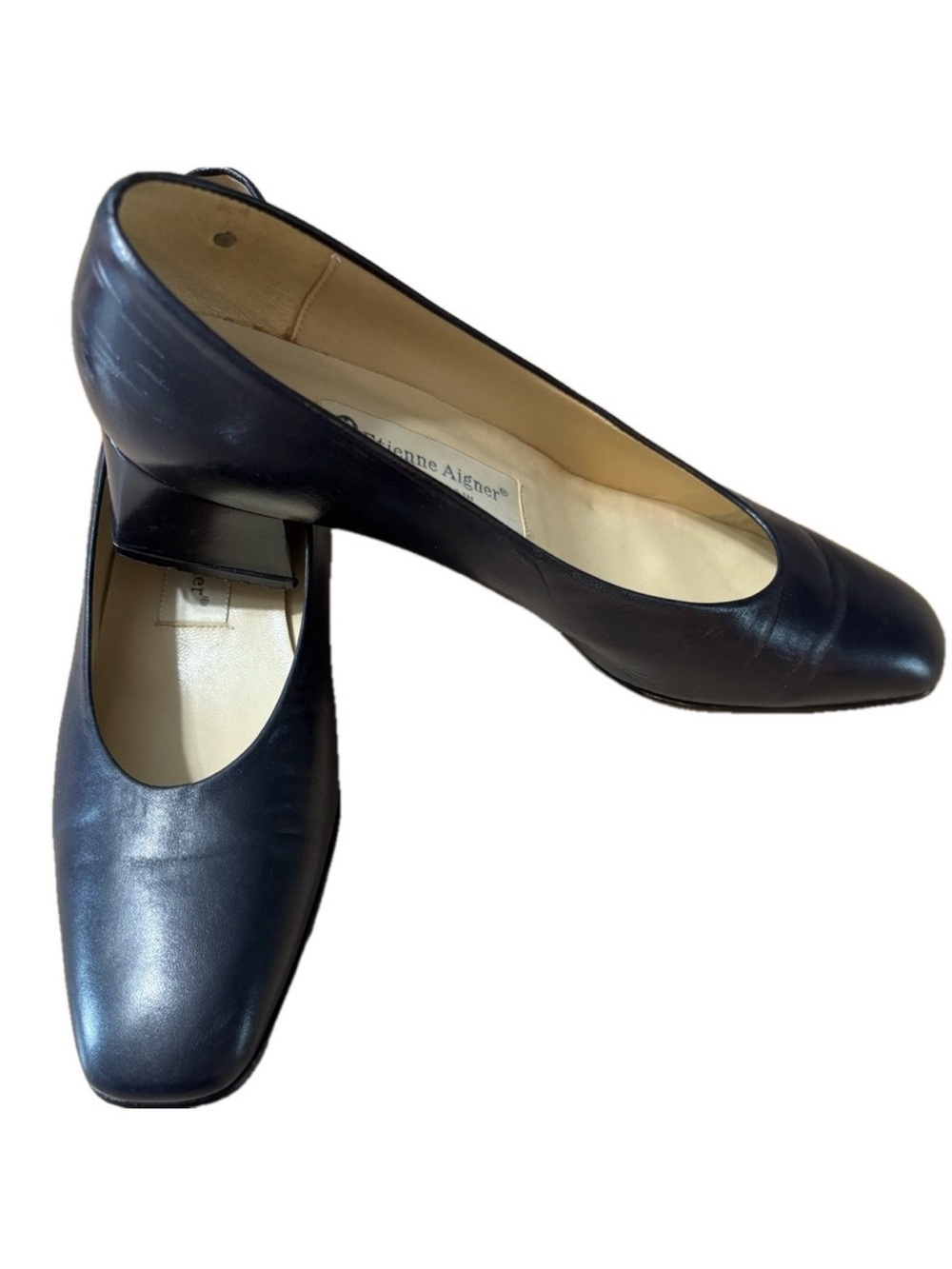 Etienne Aigner Vintage Navy block Heels squared toe Leather
Size 8 N